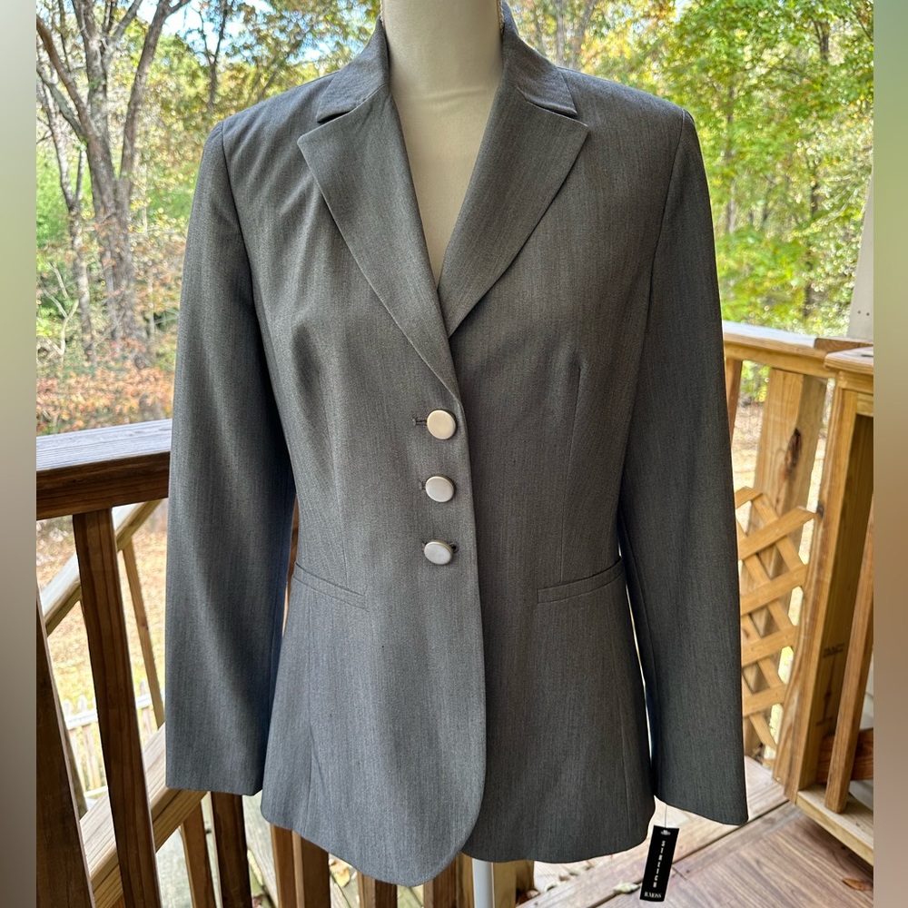 Stunning classic gray suit! NWT!